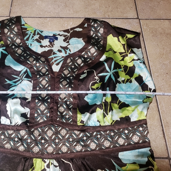 Reitmans Floral Raw Hem Blouse Top Size Large - Picture 8 of 10